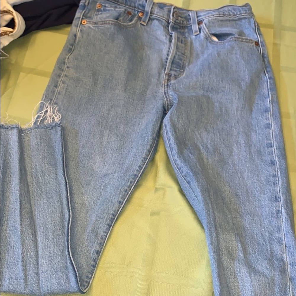Levi’s jeans size 28